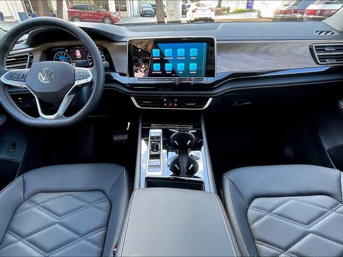New 2026 Volkswagen Atlas SE image 5