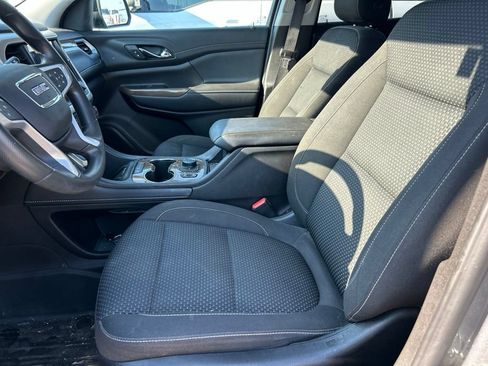 Used 2022 GMC Acadia SLE w/ Driver Convenience Package FWD image 3