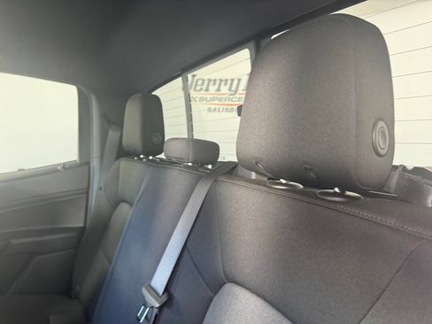 Used 2025 Chevrolet Colorado Trail Boss AWD/4WD image 11