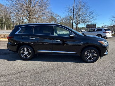 Used 2019 INFINITI QX60 Luxe w/ Essential Package image 8