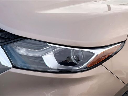 Used 2019 Chevrolet Equinox LT image 28