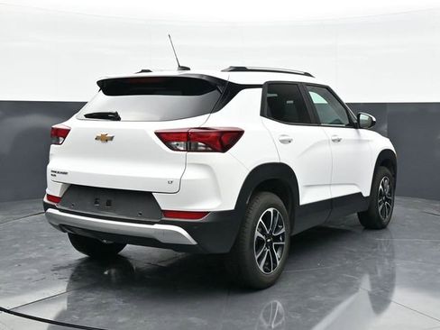 Used 2025 Chevrolet TrailBlazer LT w/ Driver Confidence Package image 7