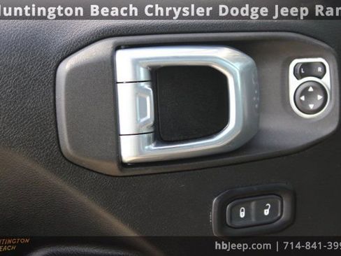 Used 2022 Jeep Wrangler Unlimited Sport image 12