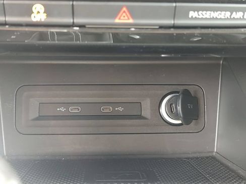 Used 2023 Volkswagen Atlas Cross Sport SE FWD image 18