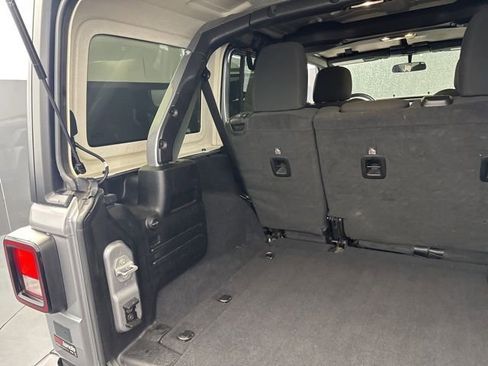 Used 2021 Jeep Wrangler Unlimited Sahara image 42