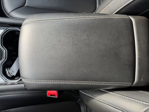 Used 2023 Jeep Grand Cherokee Limited w/ Black Appearance Package image 30