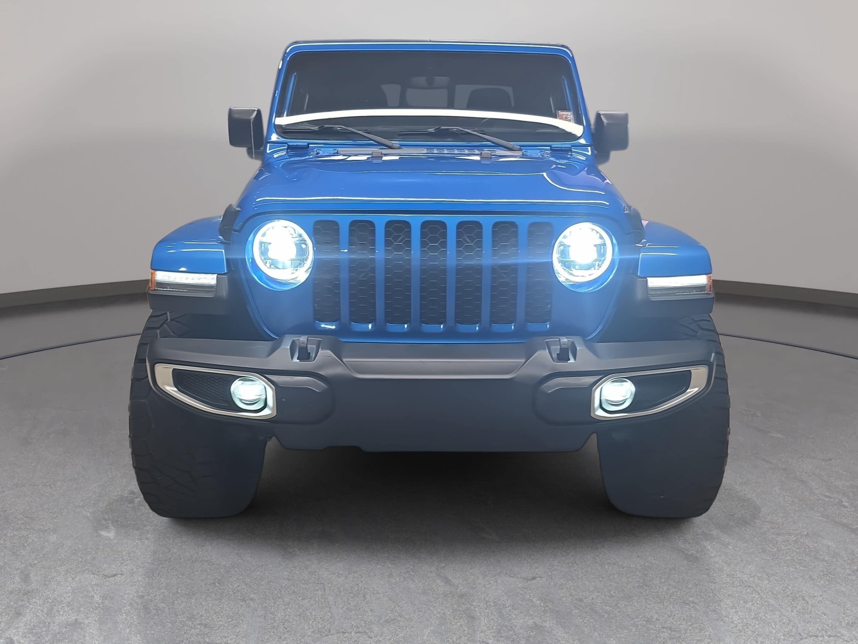 Used 2023 Jeep Gladiator Sport AWD/4WD image 2