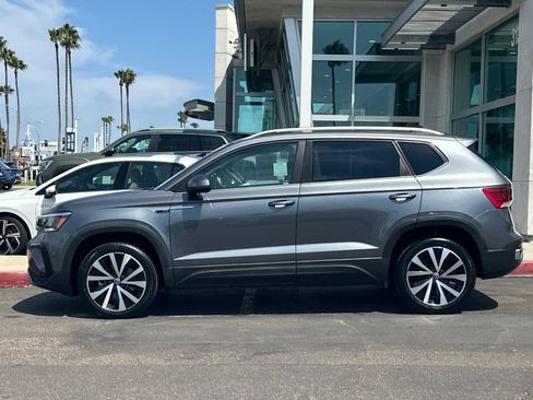 Used 2022 Volkswagen Taos SE FWD image 7