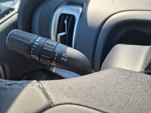 New 2025 Ford Expedition Active image 25