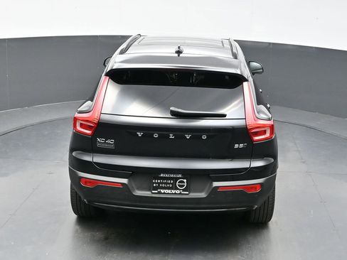 Used 2024 Volvo XC40 B5 Plus image 30