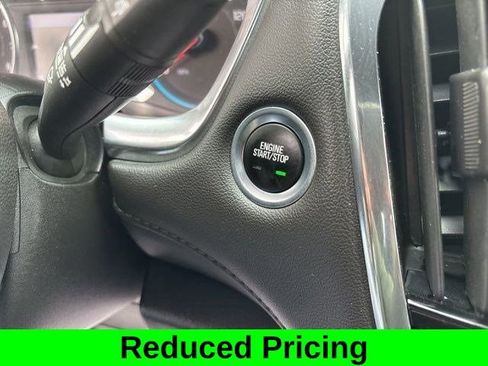 Used 2023 Chevrolet Traverse LT image 20