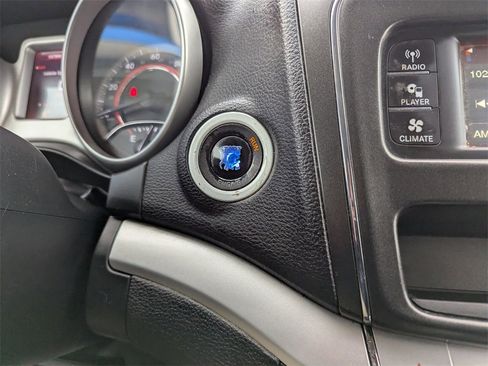 Used 2012 Dodge Journey SXT w/ Flexible Seating Group image 18