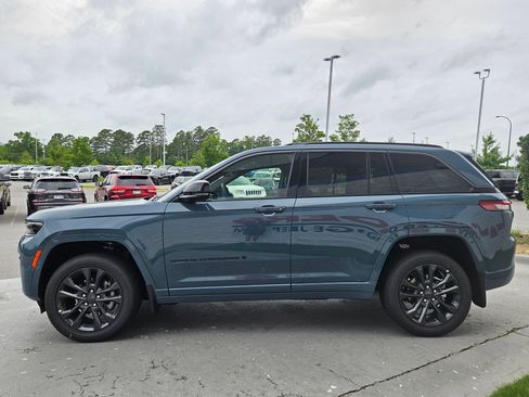 New 2026 Jeep Grand Cherokee Limited AWD/4WD image 4