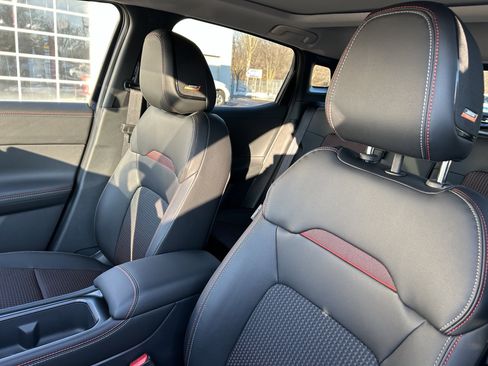 New 2026 Nissan Kicks SR w/ SR Premium Package image 10