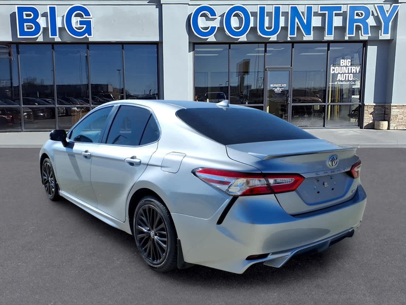 Used 2020 Toyota Camry SE FWD image 7