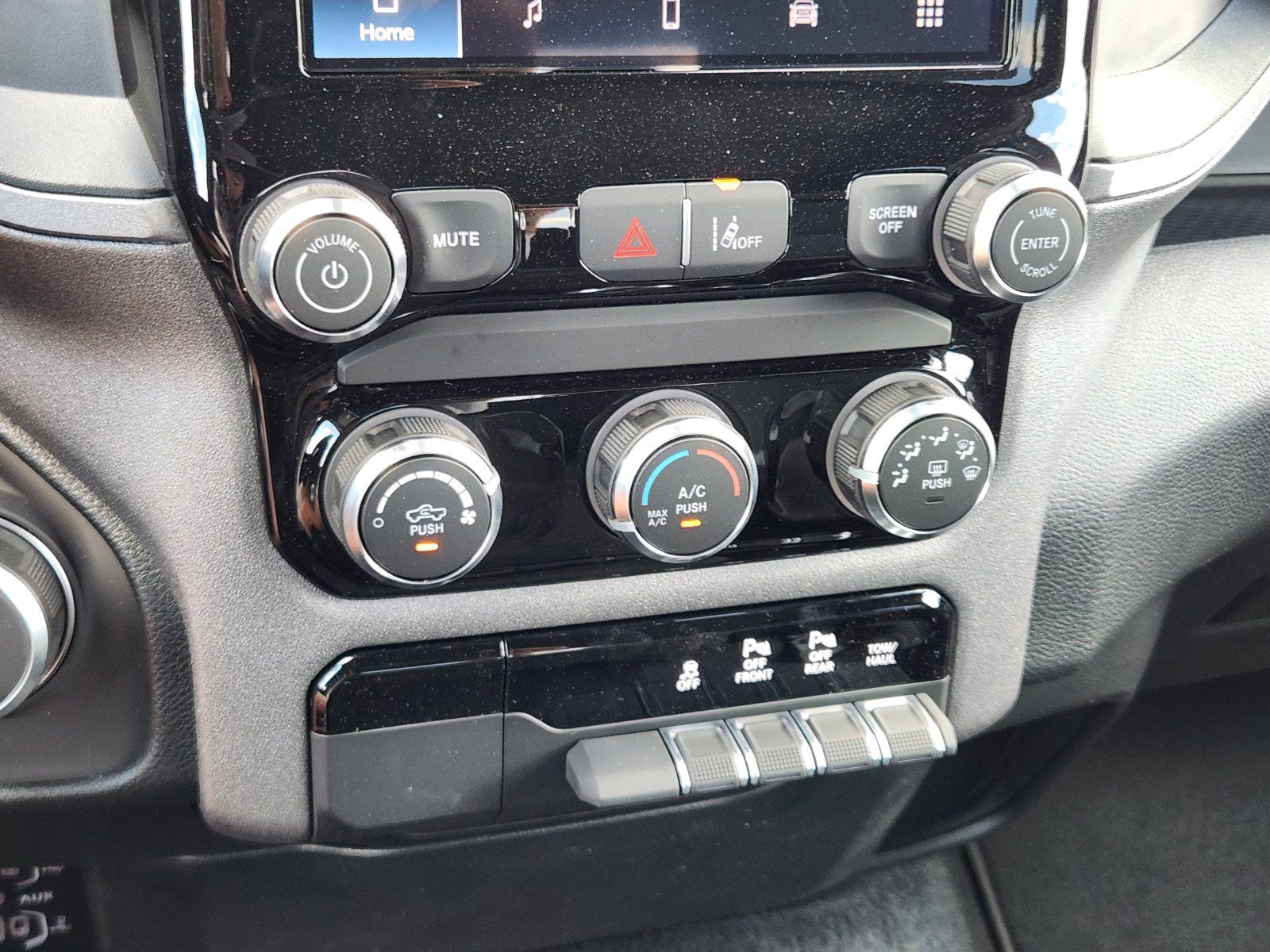 New 2026 RAM 1500 Express RWD image 18