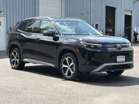 New 2026 Volkswagen Tiguan SE AWD/4WD image 1
