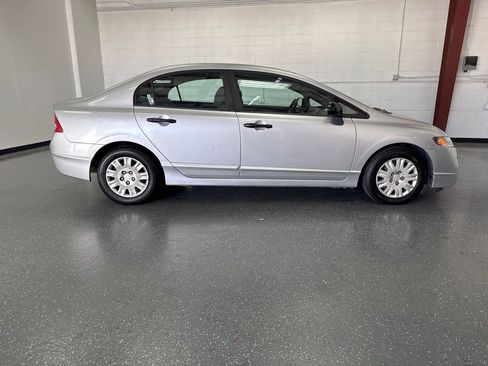 Used 2010 Honda Civic DX-VP image 3