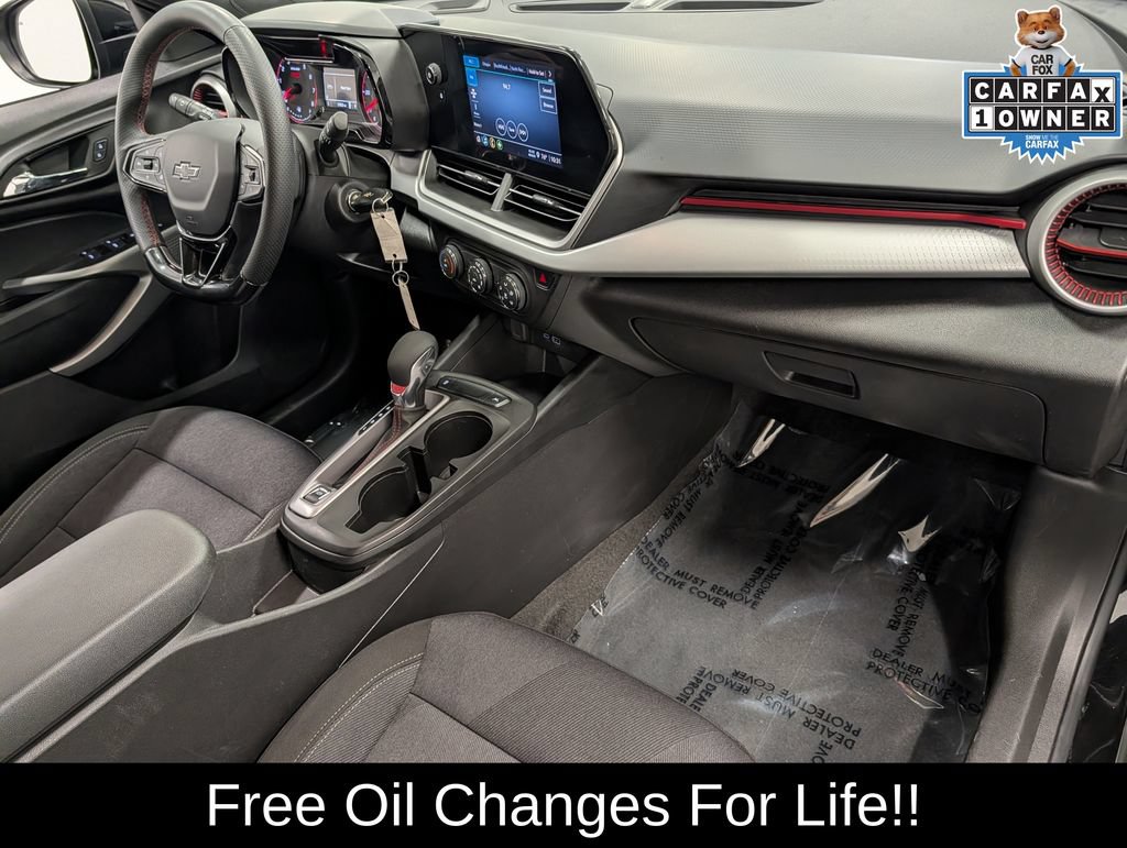 Used 2025 Chevrolet Trax RS w/ Driver Confidence Package FWD image 30