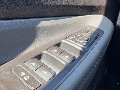 Used 2019 Hyundai Santa Fe SE image 23