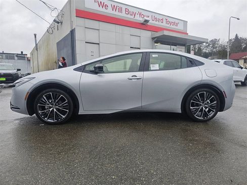 New 2026 Toyota Prius XLE image 4