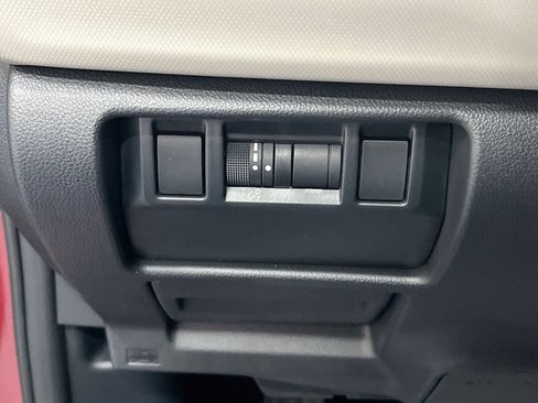 Used 2025 Subaru Forester Premium AWD/4WD image 10
