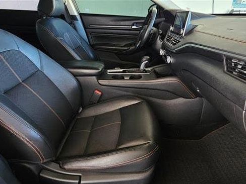 Used 2020 Nissan Altima 2.5 SR w/ Premium Package FWD image 16