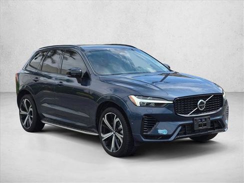 Used 2025 Volvo XC60 T8 Ultra w/ Protection Package Premier AWD/4WD image 3