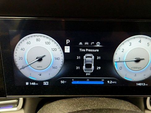 Used 2024 Hyundai Elantra Limited FWD image 15