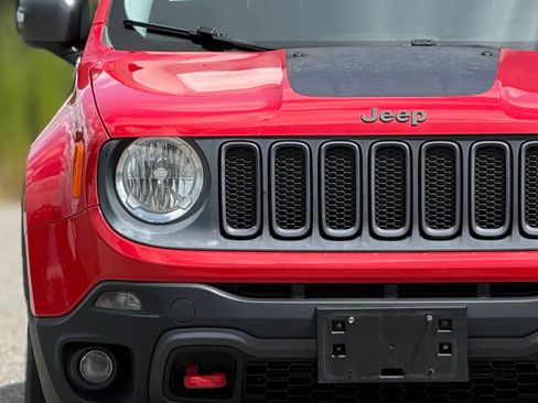 Used 2015 Jeep Renegade Trailhawk w/ Popular Equipment Group AWD/4WD image 11