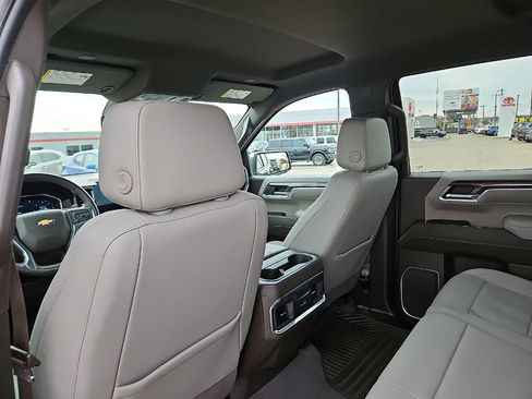 Used 2023 Chevrolet Silverado 1500 LTZ w/ Z71 Off-Road Package image 9