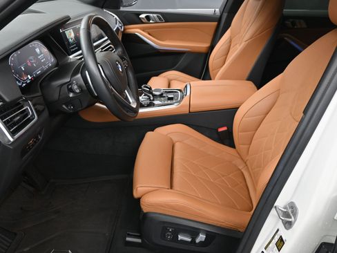 Used 2023 BMW X5 xDrive40i w/ Premium Package image 5