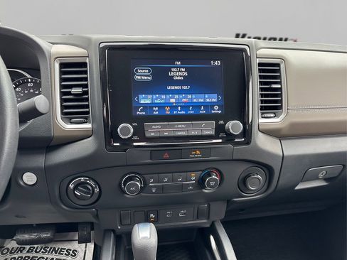Used 2022 Nissan Frontier SV w/ Technology Package image 16