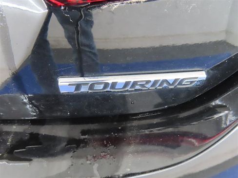 Used 2018 Honda Accord Touring image 14