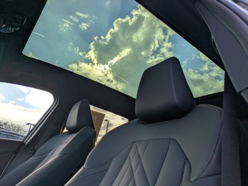 Used 2025 BMW X3 xDrive30i w/ Convenience Package image 4