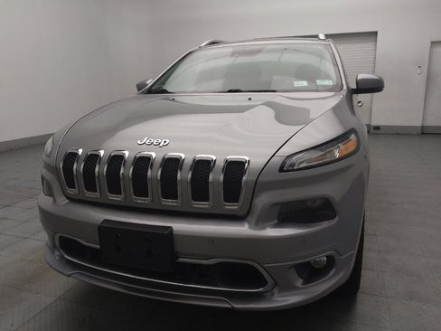 Used 2017 Jeep Cherokee Overland w/ Technology Group AWD/4WD image 15