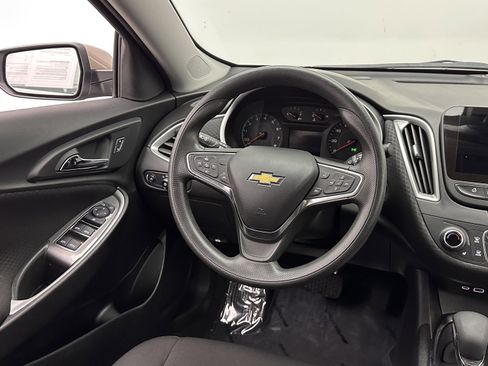 Used 2025 Chevrolet Malibu LT image 27