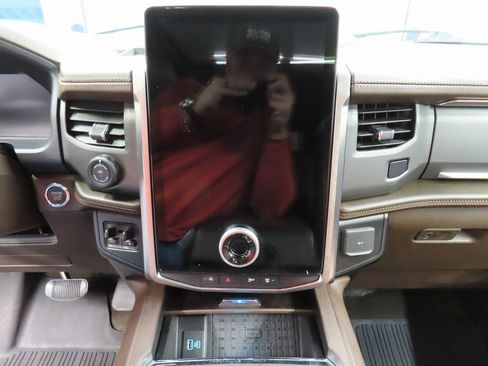 Used 2024 Ford Expedition Max King Ranch image 14