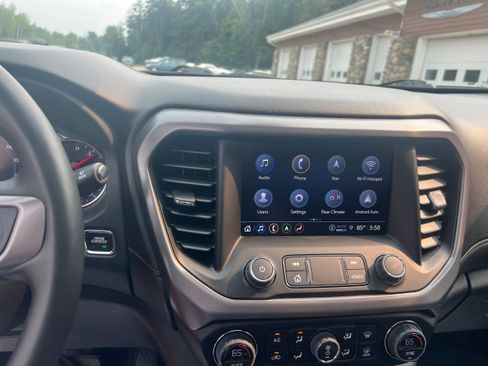 Used 2023 GMC Acadia AT4 w/ Technology Package AWD/4WD image 17