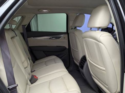 Used 2017 Cadillac XT5 Luxury w/ Driver Awareness Package FWD image 17