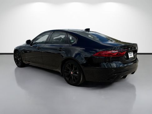 Used 2023 Jaguar XF SE image 5