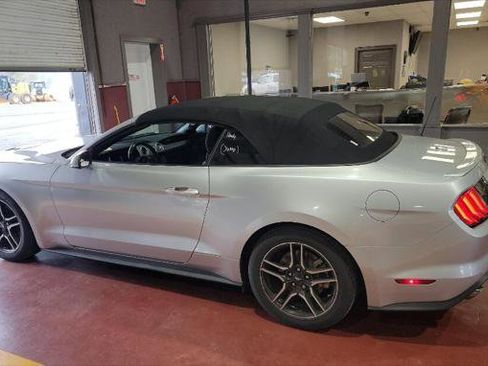 Used 2018 Ford Mustang Convertible w/ Equipment Group 101A image 6
