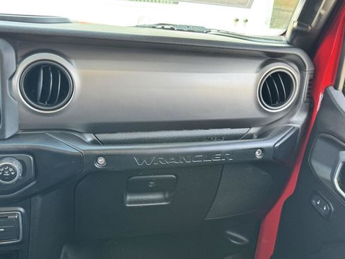 Used 2020 Jeep Wrangler Unlimited Sport S AWD/4WD image 19
