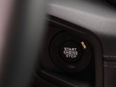 Used 2024 Jeep Wrangler Unlimited Sahara w/ Technology Group AWD/4WD image 14