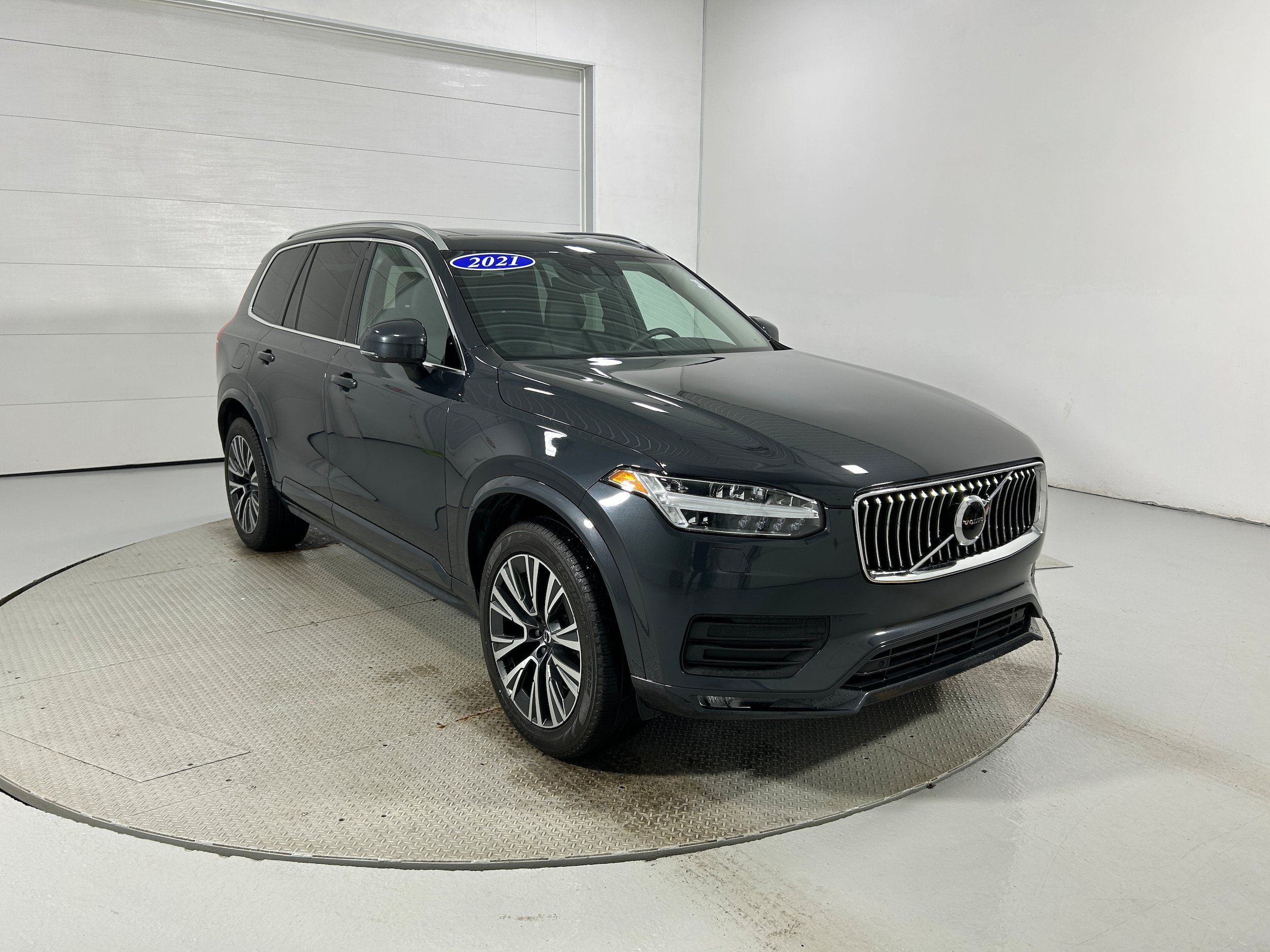 Used 2021 Volvo XC90 T6 Momentum w/ Climate Package AWD/4WD image 2