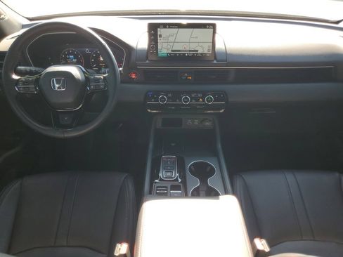 Used 2025 Honda Pilot Black Edition image 30