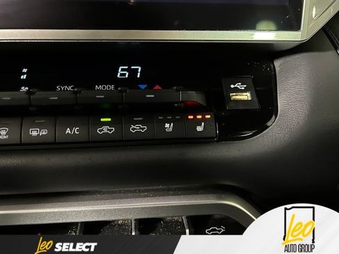 Used 2025 Toyota Tundra Platinum AWD/4WD image 16