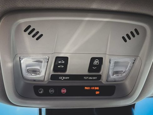 Used 2019 Chevrolet Malibu Hybrid w/ Leather Package FWD image 14