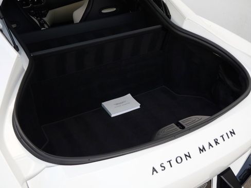 Used 2023 Aston Martin V8 Vantage image 20