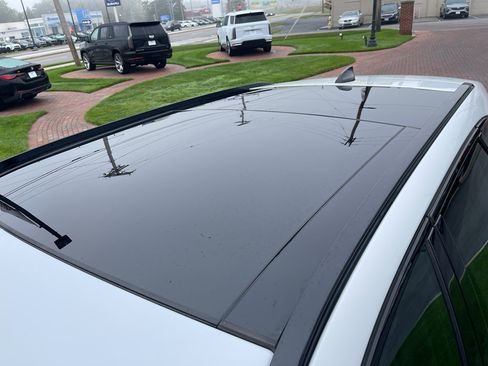 Used 2025 Jaguar F-PACE R-Dynamic S image 12